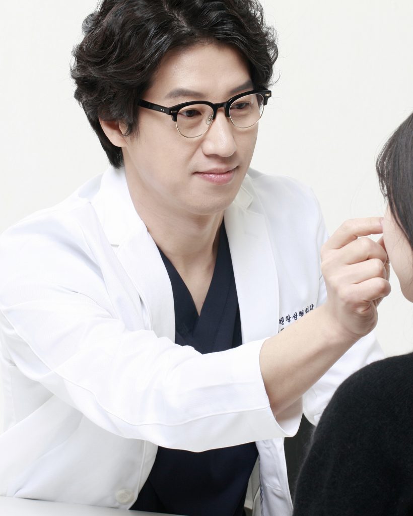 At Lienjang Plastic Surgery, our skilled and experienced surgeons provide personalized cosmetic procedures, enhancing your natural beauty with precision and care, ensuring safe, high-quality results for a youthful and confident look.